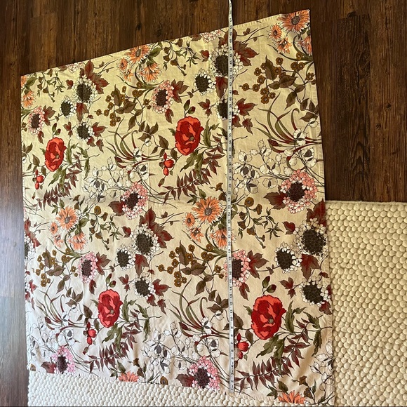 Moygashel Floral Fabric 49.5” x 49” - Picture 13 of 16